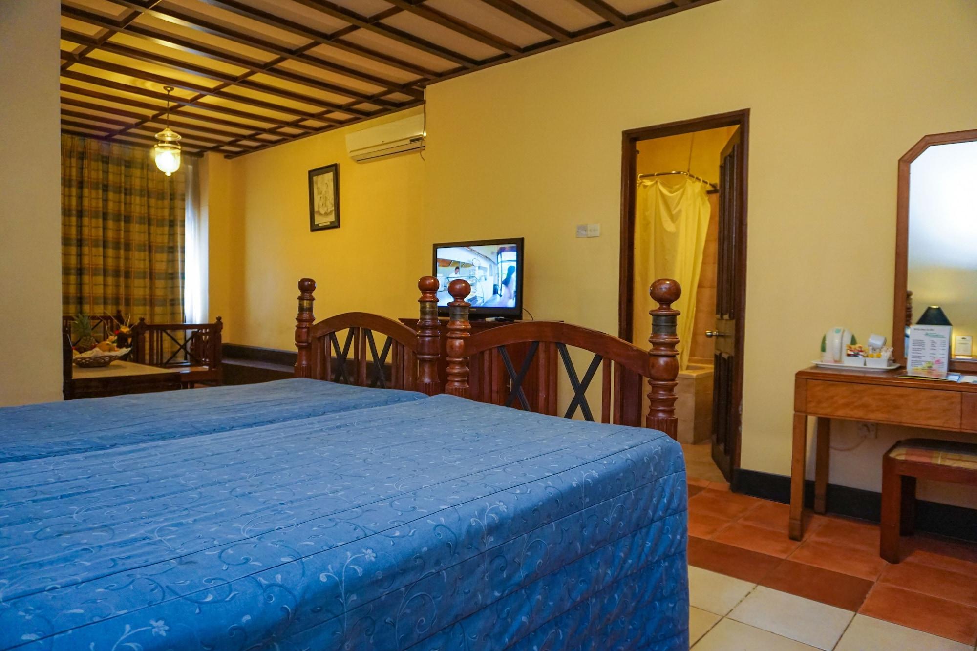 Grand Oriental Hotel 4*
