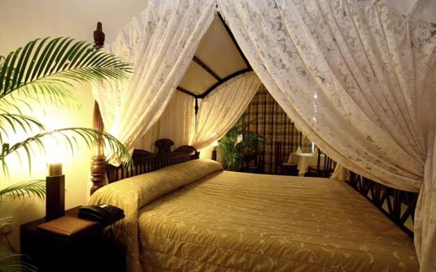Grand Oriental Hotel 4*